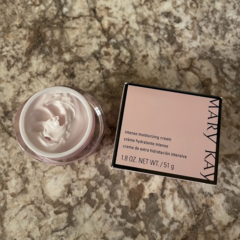NIB Mary Kay Intense Moisturizing Cream 1.8 OZ #031541